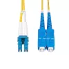 StarTech.com SMLCSC-OS2-2M 2m (6,6ft) cable de conexión de fibra óptica OS2 monomodo dúplex LC a SC (UPC), 9/125µm, optimizado para láser, 10G/100G, insensible a la curvatura, baja pérdida de inserción, LSZH, amarillo