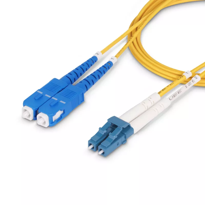 StarTech.com SMLCSC-OS2-5M 5m (16,4ft) cable de conexión de fibra óptica OS2 monomodo dúplex LC a SC (UPC), 9/125µm, optimizado para láser, 10G/100G, insensible a la curvatura, baja pérdida de inserción, LSZH, amarillo