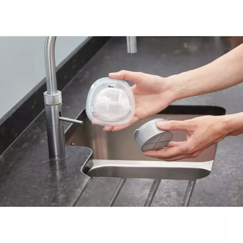 Black & Decker NVC115JL aspirador de mano inalámbrico, sin bolsa, 3,6 V, 0,325 L, 8 W, gris/blanco