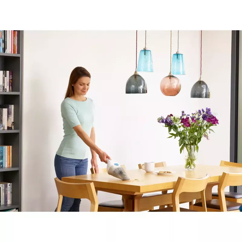 Black & Decker NVC115JL aspirador de mano inalámbrico, sin bolsa, 3,6 V, 0,325 L, 8 W, gris/blanco