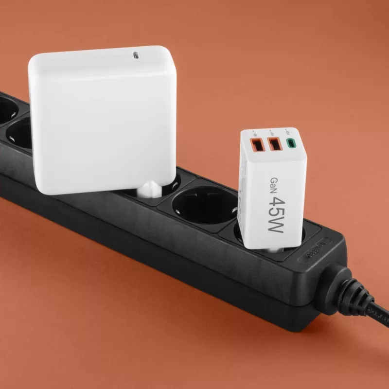 Hama 00201995 cargador para dispositivos móviles smartphone blanco AC carga rápida interior, exterior