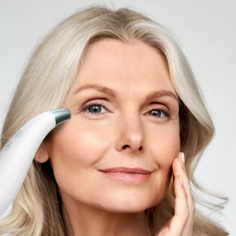 Aparato de cuidado de la piel HoMedics MD-1000-EU2 microdermoabrasión por vacío blanca