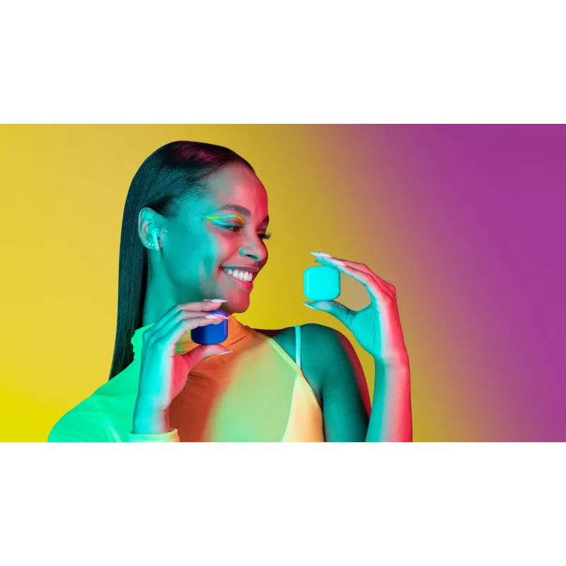 Music Sound Swag SWAG son los auriculares Bluetooth de cápsula, disponibles en muchos colores brillantes y supermodernos.