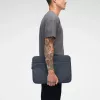Funda Incase A.R.C. Sleeve con ReSpun 100% poliéster reciclado para portátil de 16