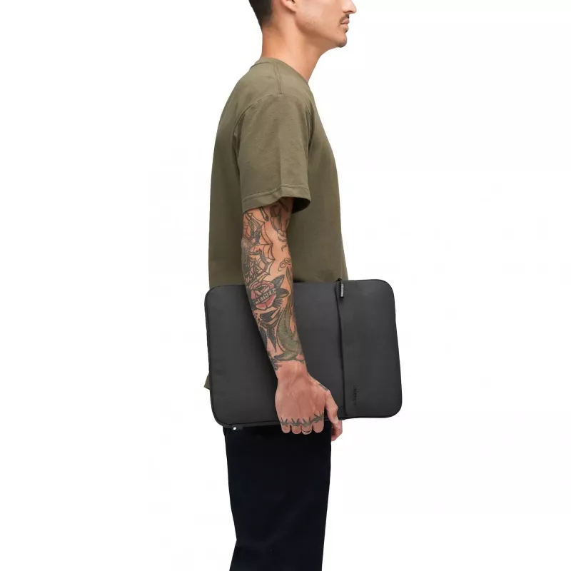 Funda Incase Crosstown Sleeve con Woolenex para portátil de 16