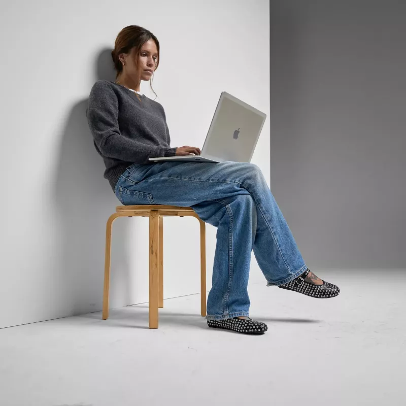 Funda rígida Incase Edge para MacBook Pro de 16