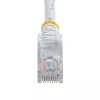 Cable de parcheado Ethernet Cat5e StarTech.com con conectores RJ45 sin enganches – 7 m, Blanco