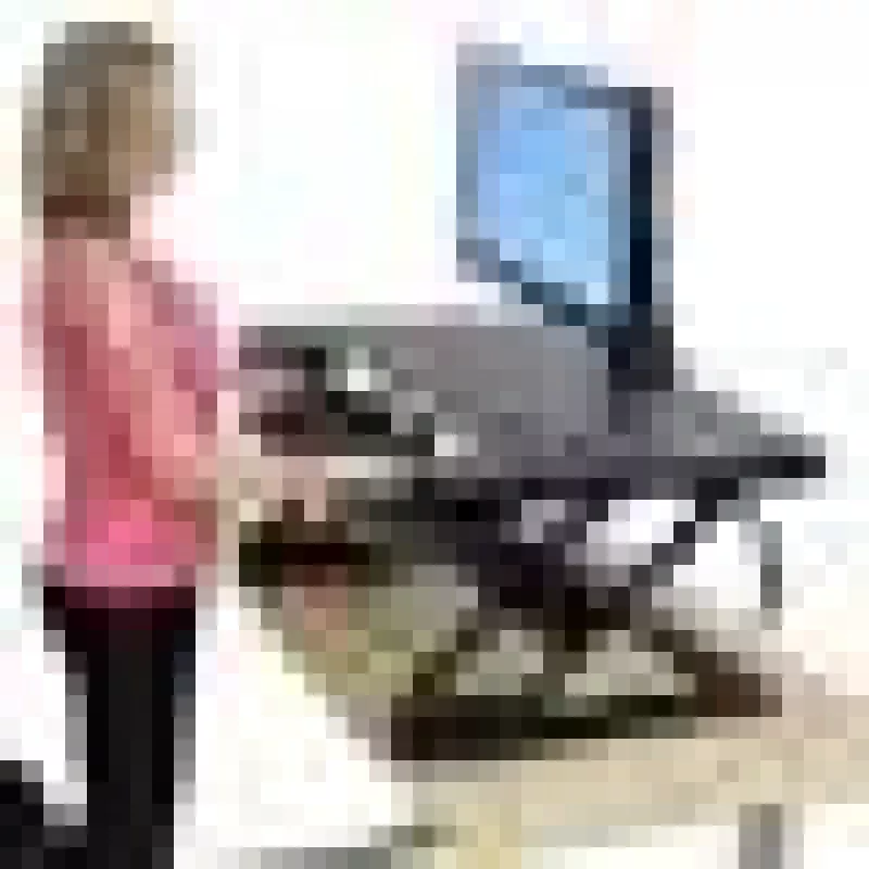 Soporte convertidor de escritorio ERGOTRON WorkFit-T negro — estructura de acero inoxidable, altura 380 mm, carga máxima 15,9 kg