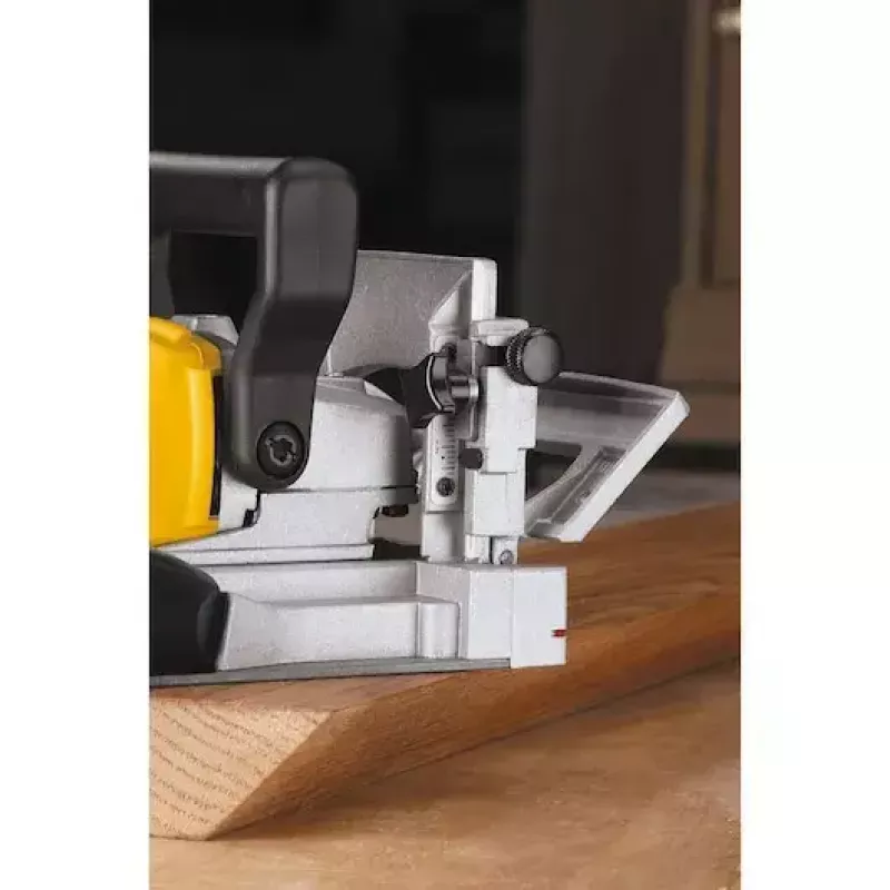 Fresadora de ranuras DeWALT DW682K