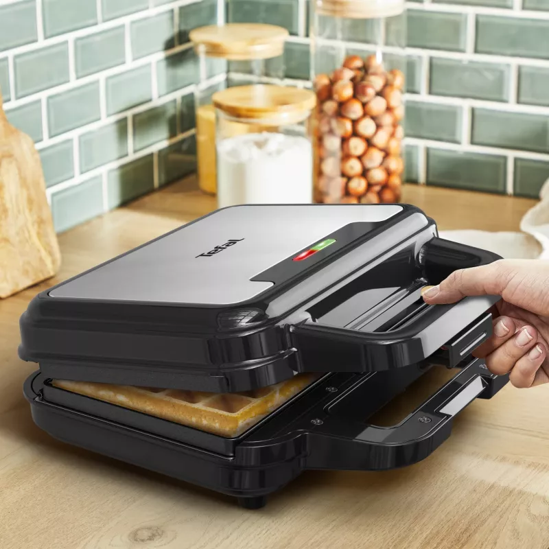 Sandwichera Tefal SW383D10 700 W negra, acero inoxidable