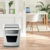 Destructora de papel LEITZ IQ Autofeed Small Office50 P4 — microcorte 4x28 mm, autofeed 50 hojas, boca 22 cm, depósito 20 L