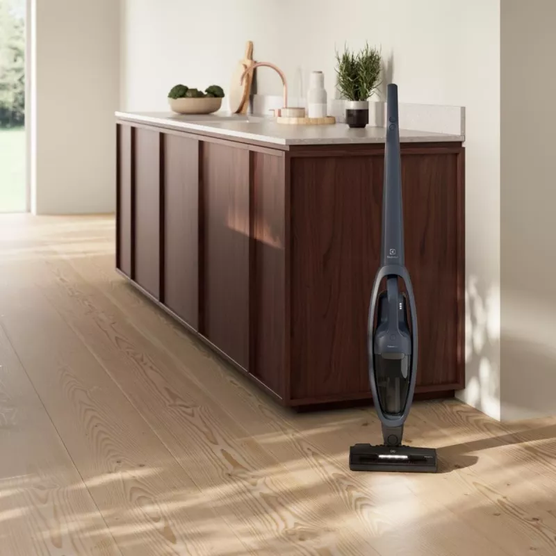 Aspirador de escoba con batería Electrolux ES52CB21DB en seco ciclónico, espuma, filtro de salida sin bolsa 0,5 L 29 W azul 2 Ah