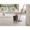 Sistema de fregado Vileda SuperMocio Revolution un cubo negro rojo blanco