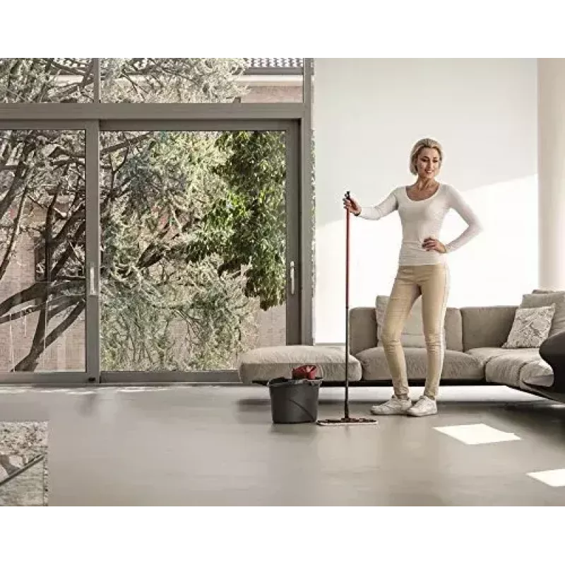 Sistema de fregado Vileda SuperMocio Revolution un cubo negro rojo blanco