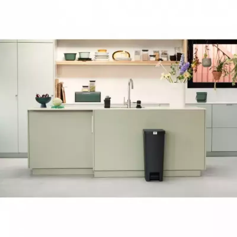 Cubo de basura Brabantia 40L esquina gris 800023