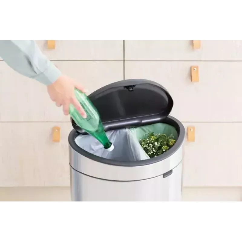 Cubo de basura ovalado de acero Brabantia 100680