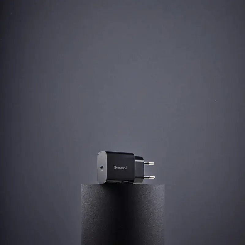 Fuente de alimentación Intenso W20C 20W USB-C negra