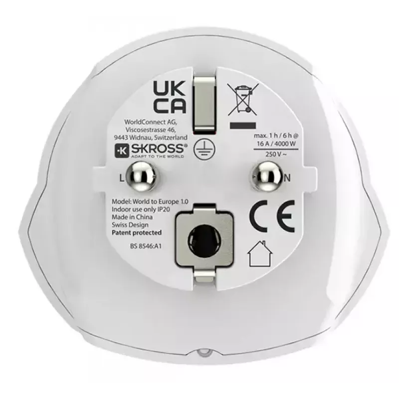 Adaptador de viaje SKROSS World to Europe — entrada universal a enchufe europeo, blanco, 64×58×47 mm