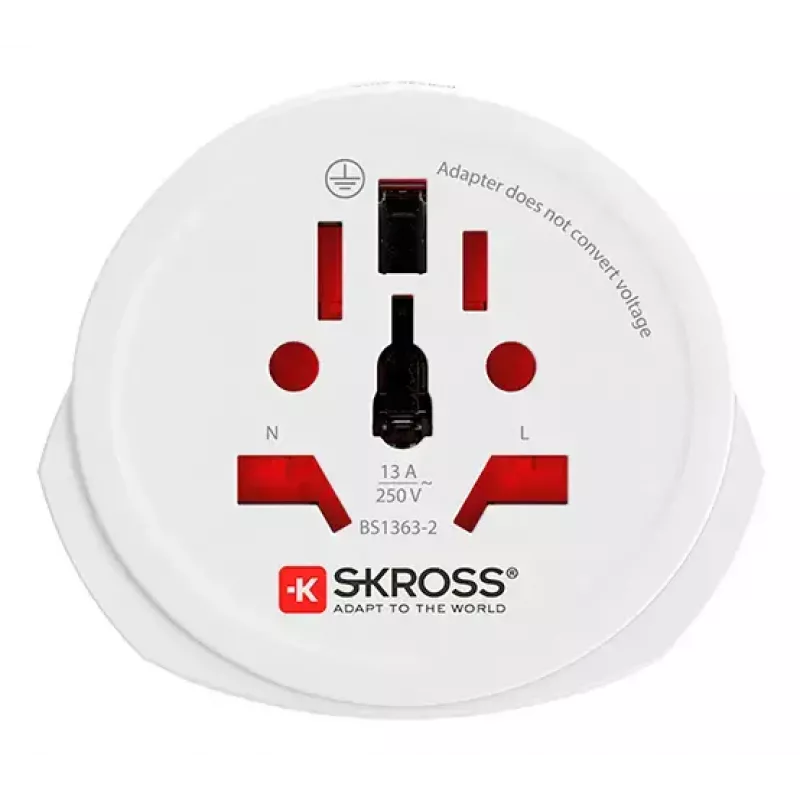 Adaptador de viaje SKROSS World to Europe — entrada universal a enchufe europeo, blanco, 64×58×47 mm