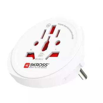 Adaptador de viaje SKROSS World to Europe — entrada universal a enchufe europeo, blanco, 64×58×47 mm