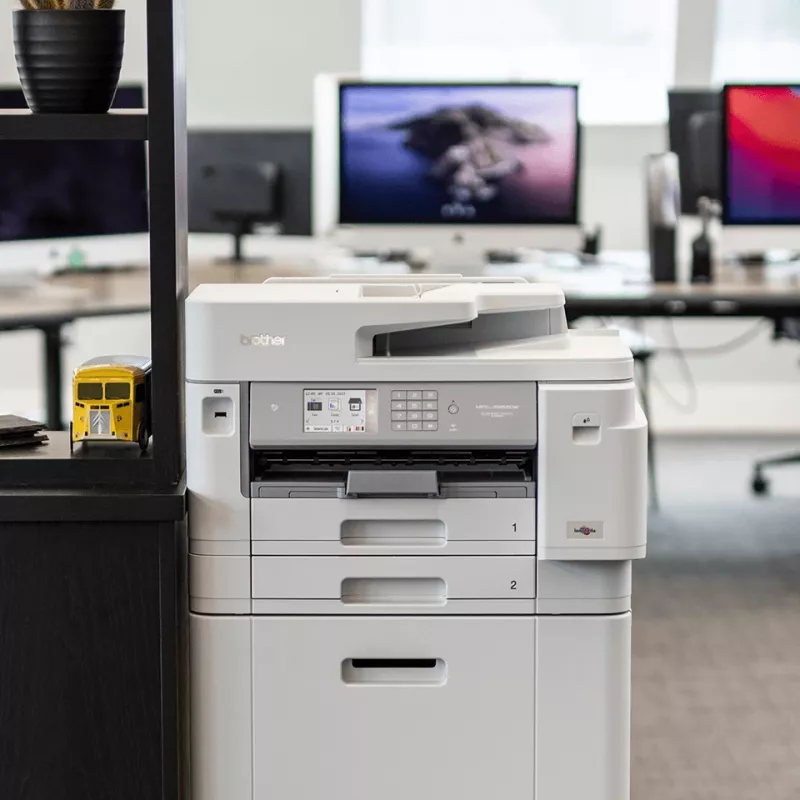 Impresora multifunción de inyección de tinta a color Brother MFC-J5955DW, A3, 1200 x 4800 PPP, 30 ppm, Wi-Fi, blanca