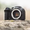 Cámara sin espejo Canon EOS R7 32,5 MP CMOS 6960 x 4640 píxeles negra
