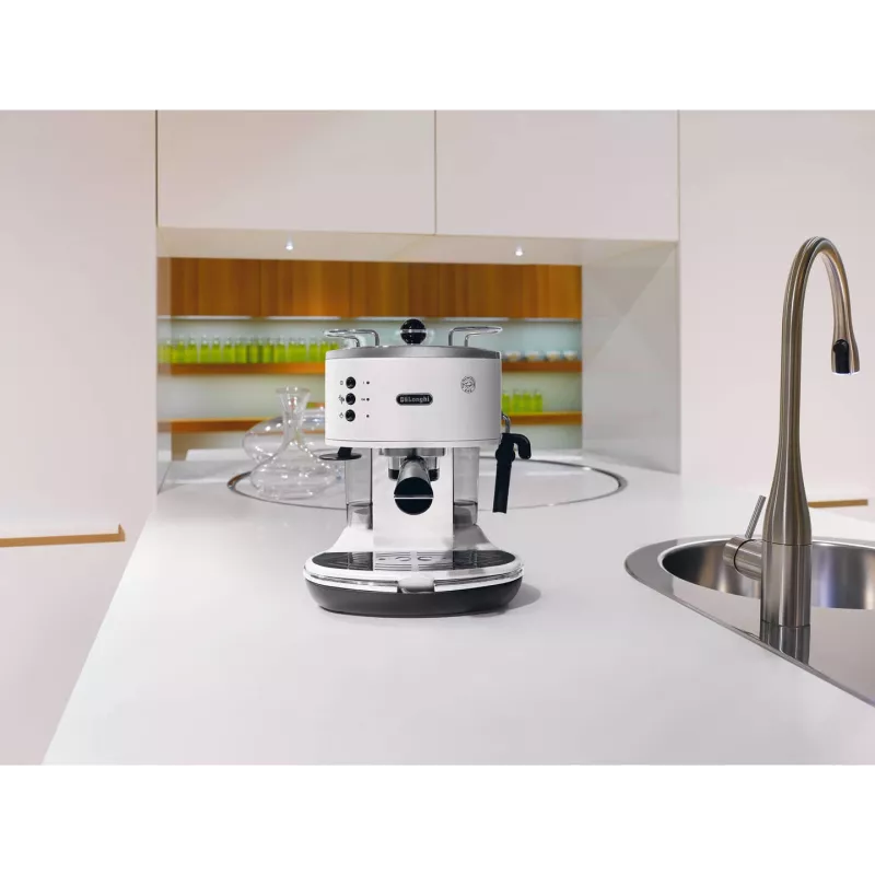 Cafetera espresso De’Longhi ECO 311.W — manual 15 bar, depósito de agua 1,4 L, 2 tazas, función de calentamiento, aparato de sobremesa