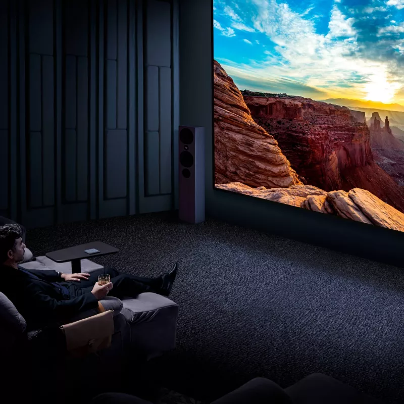 Proyector BenQ W5850 con objetivo estándar 2600 ANSI Lumen DLP UHD 4K (3840x2160) 3D negro