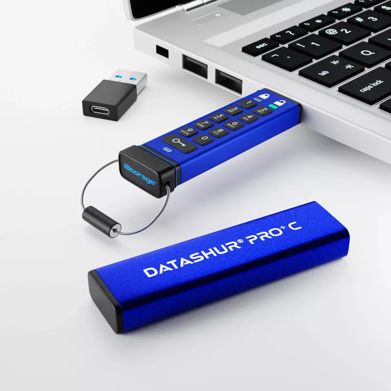 iStorage datAshur PRO+C 32GB | certificado FIPS 140-3 nivel 3 | unidad USB Type-C segura | cifrado de hardware AES-XTS de 256 bits | protegida por PIN | adaptador tipo C-A incluido