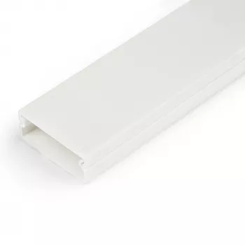 StarTech.com Canaleta sólida para cables con cinta adhesiva y cubierta, 32 mm An x 11 mm Al – 1 m de longitud, PVC ocultación de cables de red/alimentación/canaleta de pared, Máx. 12 cables, certificado UL