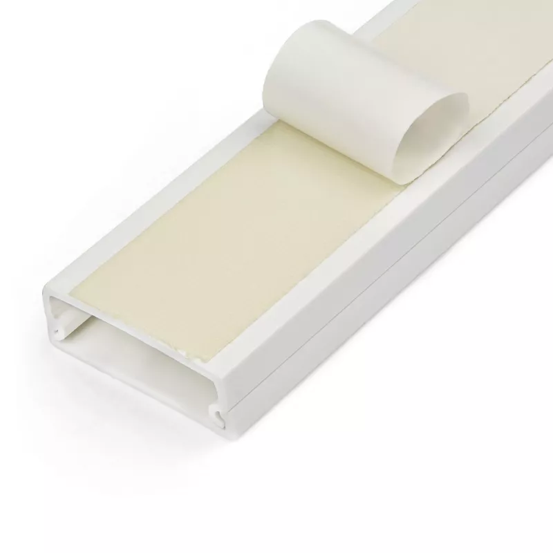 StarTech.com Canaleta sólida para cables con cinta adhesiva y cubierta, 32 mm An x 11 mm Al – 1 m de longitud, PVC ocultación de cables de red/alimentación/canaleta de pared, Máx. 12 cables, certificado UL