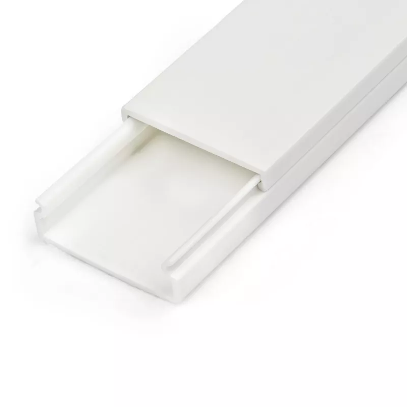 StarTech.com Canaleta sólida para cables con cinta adhesiva y cubierta, 32 mm An x 11 mm Al – 1 m de longitud, PVC ocultación de cables de red/alimentación/canaleta de pared, Máx. 12 cables, certificado UL