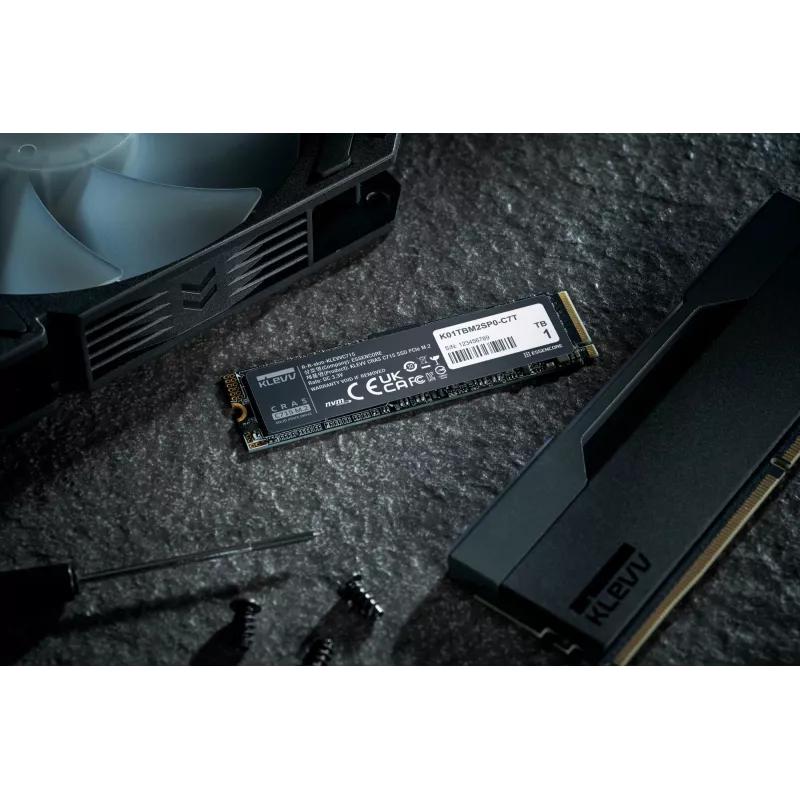 Unidad SSD KLEVV 1 TB M.2 2280 PCIe Gen3 NVMe K01TBM2SP0-C7T