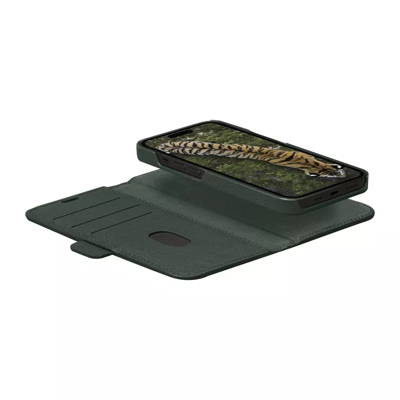 Funda tipo cartera dbramante1928 New York para iPhone 15 Pro, unicolor verde, 3 compartimentos para tarjetas