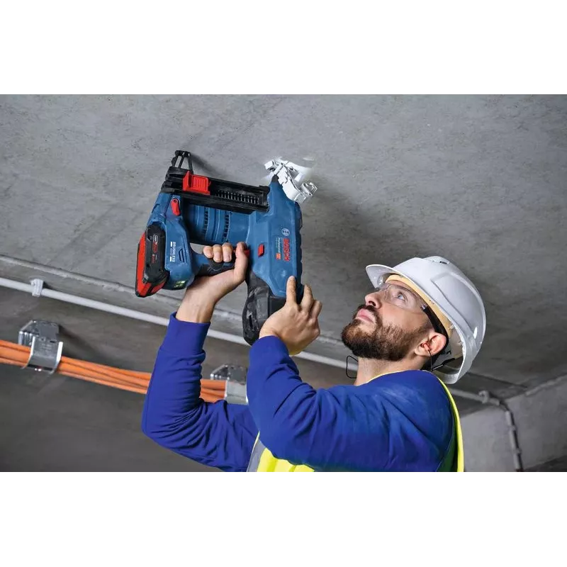 Clavadora Bosch GNB 18V-40 a batería 18V ligera