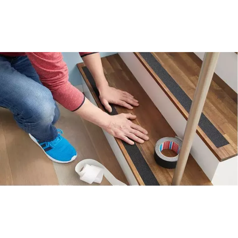 Tira antideslizante para baño TESA 55588 negra