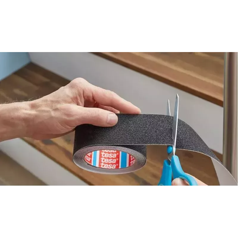 Tira antideslizante para baño TESA 55588 negra