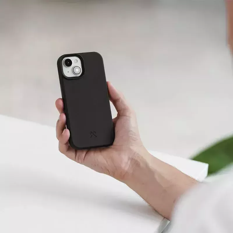 Woodcessories Bio Case funda para móvil negra para iPhone 15 Plus