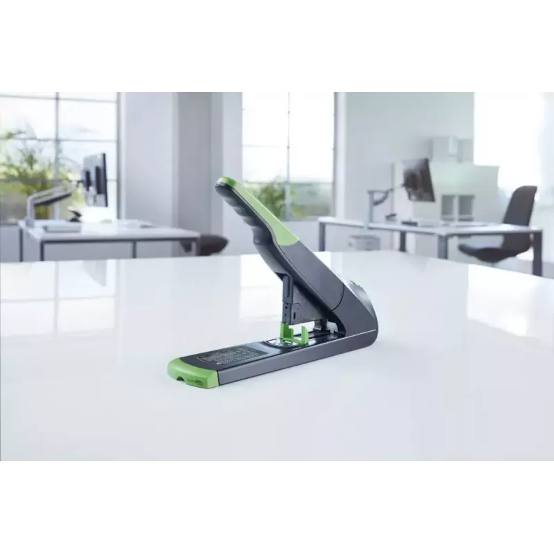 Grapadora Novus B 56 re+new negra verde capacidad 200 hojas