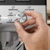 Cafetera espresso KRUPS XP801T semiautomática con molinillo integrado, depósito de agua de 3 litros, salida para 2 tazas, negro/acero inoxidable