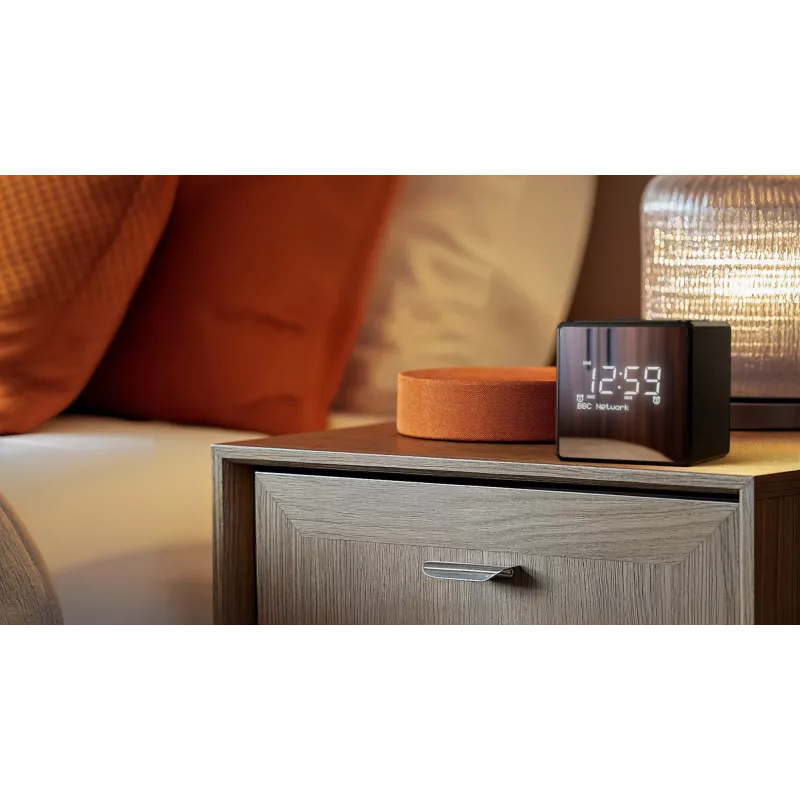 Despertador digital Philips TAR4600/10 negro LCD CA/pila