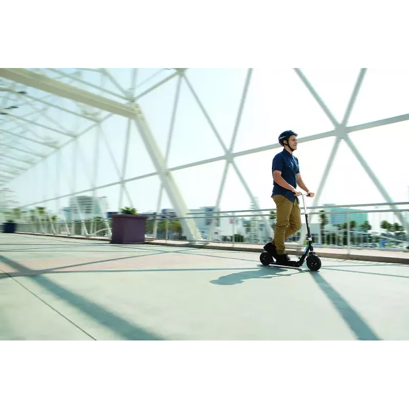 Patinete Razor A5 Air — adultos, plataforma de aluminio, ruedas inflables de 20 cm, plegable, carga máx. 100 kg, negro