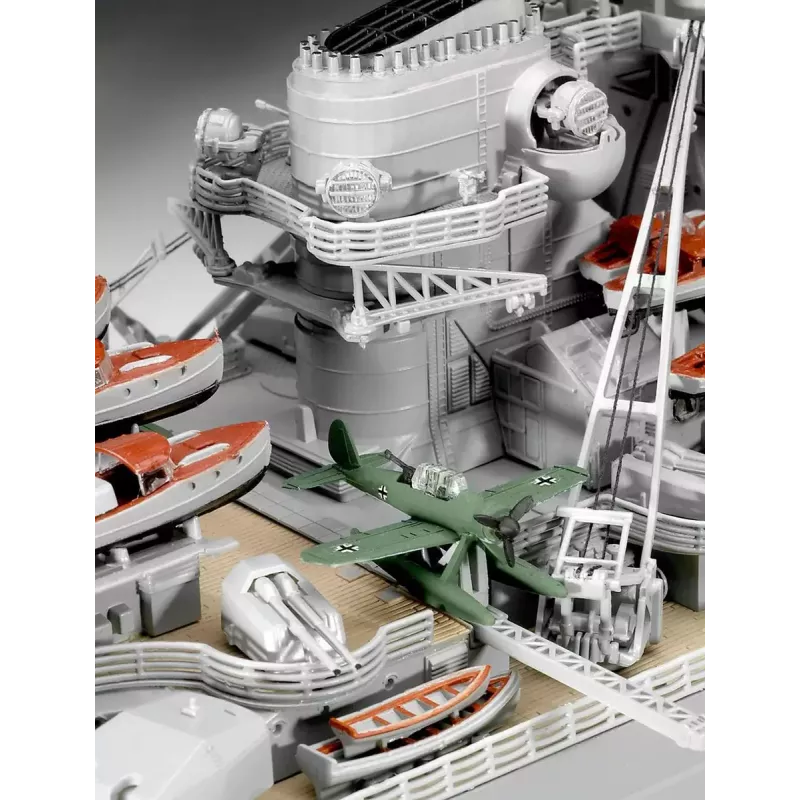 Maqueta de barco de guerra Revell Bismarck kit 1:350