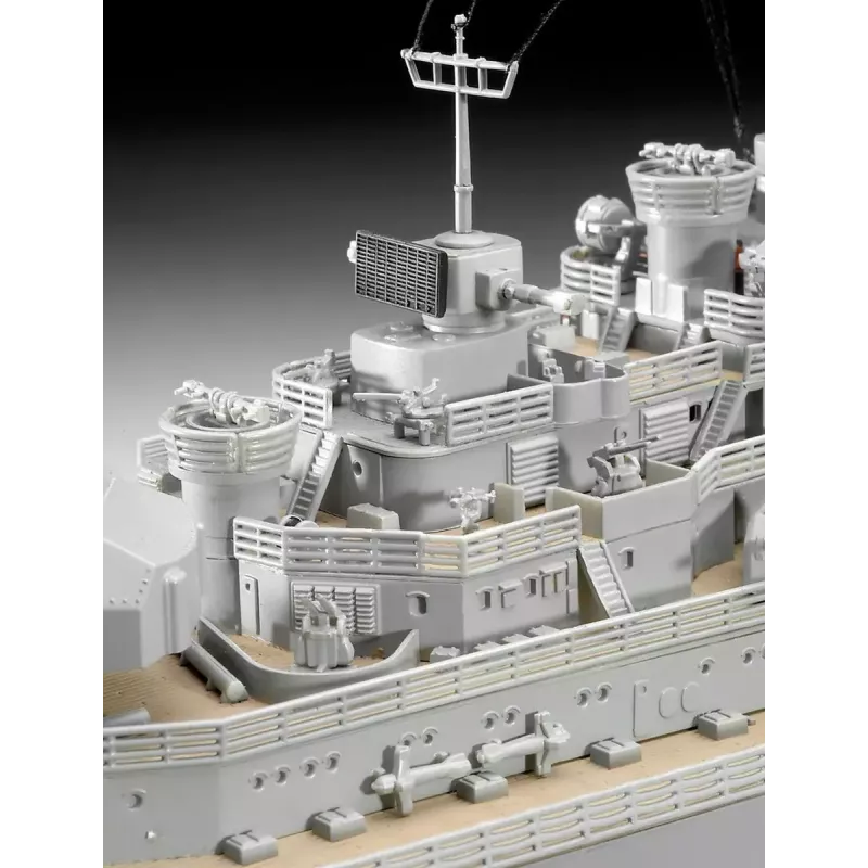 Maqueta de barco de guerra Revell Bismarck kit 1:350