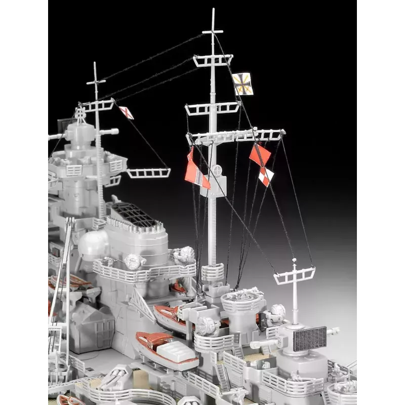 Maqueta de barco de guerra Revell Bismarck kit 1:350