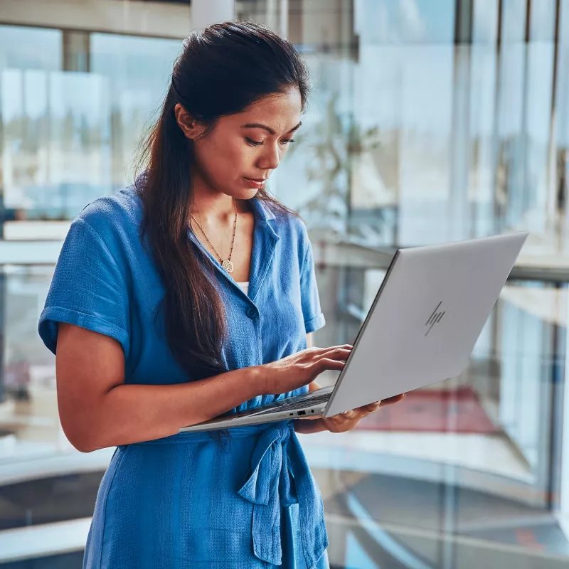 Estación de trabajo móvil HP ZBook Firefly G11 — 14