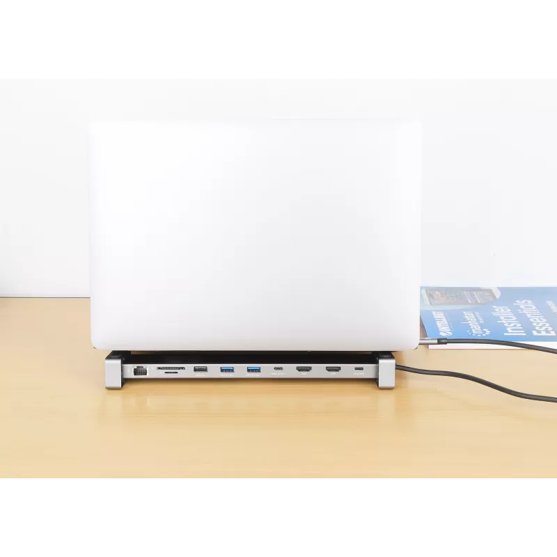 Dock/Hub USB-C Manhattan con lector de tarjetas y MST, conexiones (x7): Ethernet, HDMI (x2 4K@60Hz), USB-A (x3) y USB-C, con Power Delivery (PD) 100 W – requiere cargador USB-C externo (no incluido). Alimentado por USB (no requiere fuente de alimentación externa) cuando no se utiliza PD