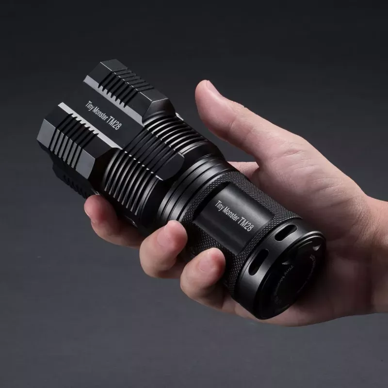 Linterna de mano Nitecore TM28, LED 4×, máx. 6000 lm, Li-Ion, negra, 142 mm de longitud, 414 g
