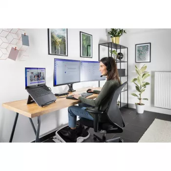 Reposapiés Kensington SoleMate Comfort con sistema SmartFit, negro, gris, 0 - 20°, 117 mm, 546 mm, 355 mm, 8,9 cm