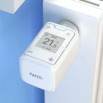 FRITZ Smart Thermo 302 termostato (interior), blanco, control por botones, pila AA, 51×51×90 mm